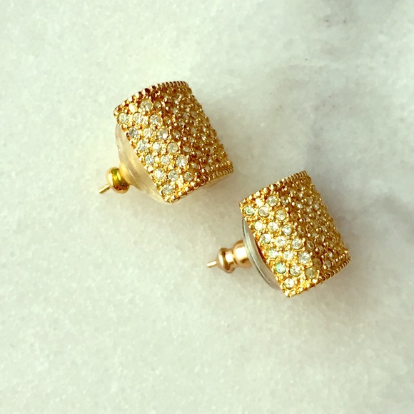 ⭐️Vintage Christian Dior Gold Pave Earrings⭐️ - Picture 3 of 8